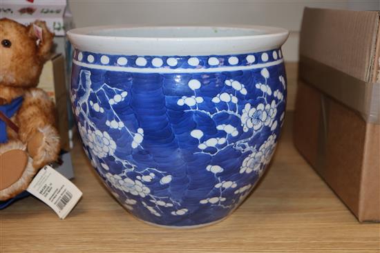 A 19th century Chinese blue and white jardiniere height 23cm